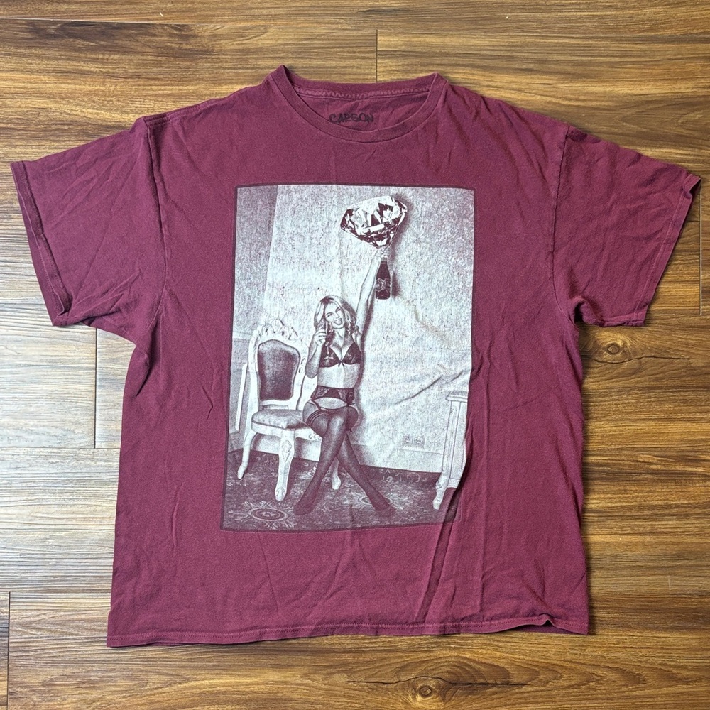 Carbon Maroon Graphic model Tee men’s size Large, distressed